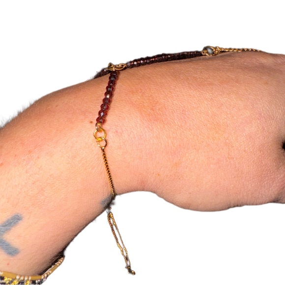 Motto vino Glass beaded Antique Gold Hand chain Bracelet - Picture 4 of 8